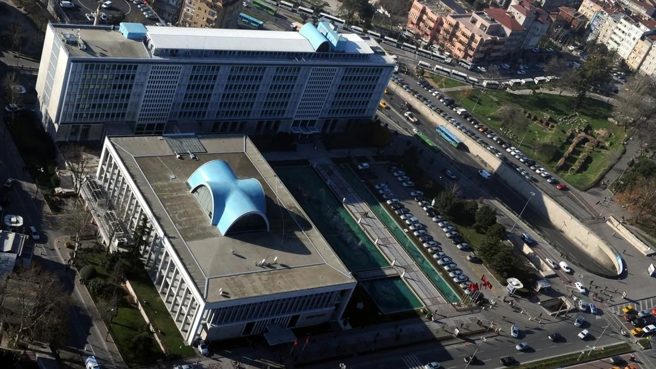 İmamoğlu ve 311 şüpheliye yönelik büyük rüşvet soruşturmasında operasyonlar sürüyor