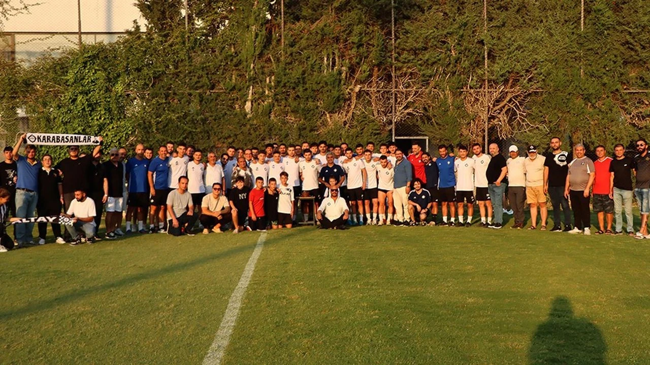 Altay'da transfer yasağı sürerken, futbol camiası önemli kararlar alıyor ve yeni hedeflere odaklanıyor