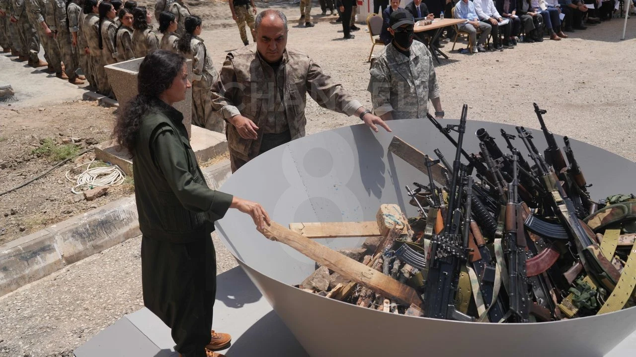PKK'nın 30 kişilik grubu silahlarını yaktı, 'Terörsüz Türkiye' sürecinde tarihi adım atıldı