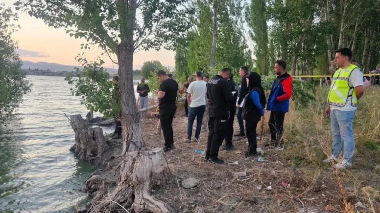 Bulanık'ta piknikte serinlemek için suya giren genç kayboldu, dalgıçlar cansız bedenine ulaştı
