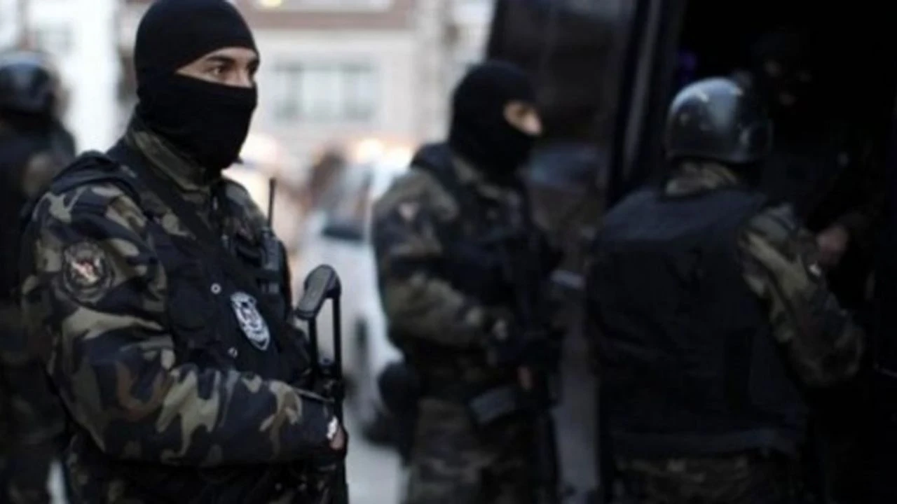 Bursa'da Silahlı Suç Örgütüne Şafak Operasyonu: 19 Gözaltı, Darp ve Tehdit İddiaları