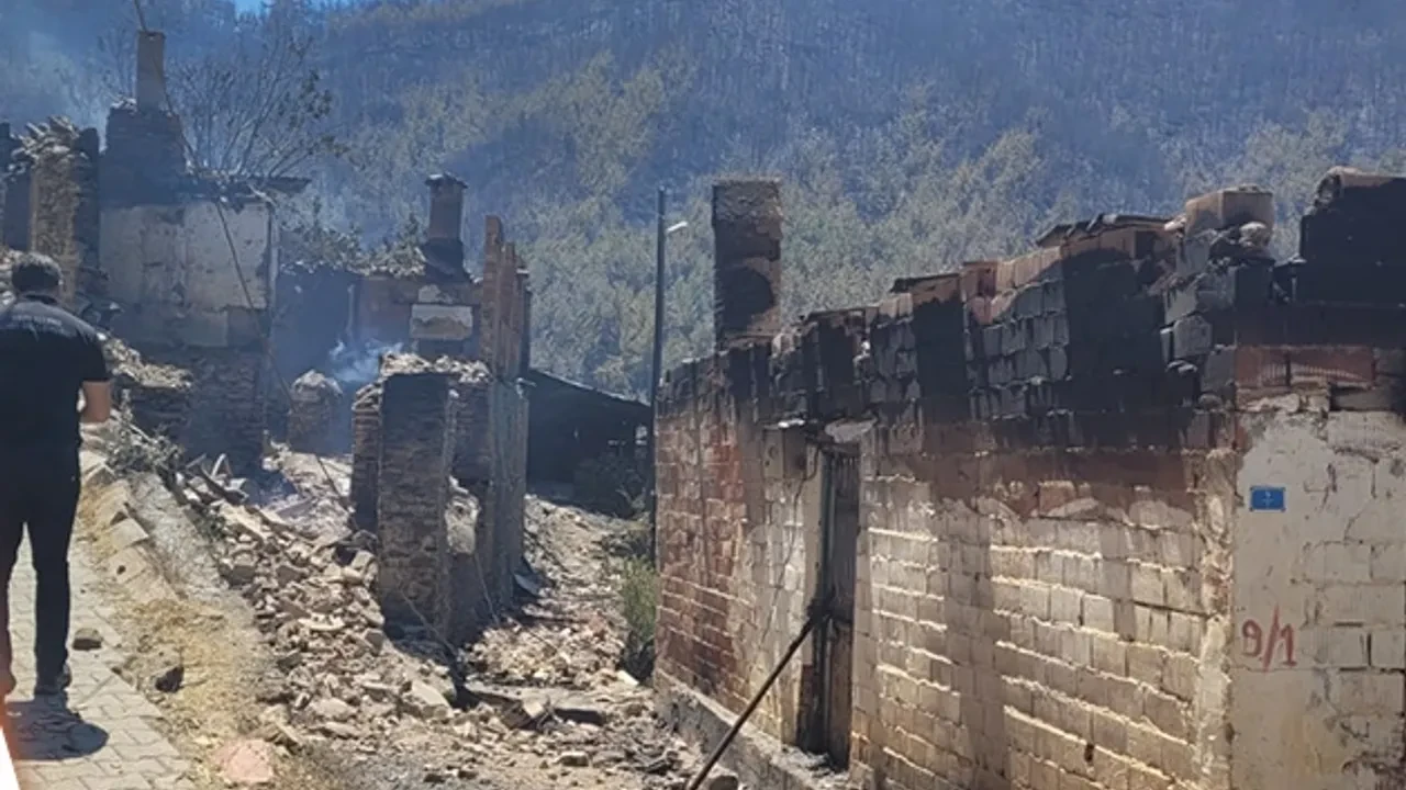 Yangın sonrası tespit edilen hasar: 87 bina ağır hasarlı veya yıkık!