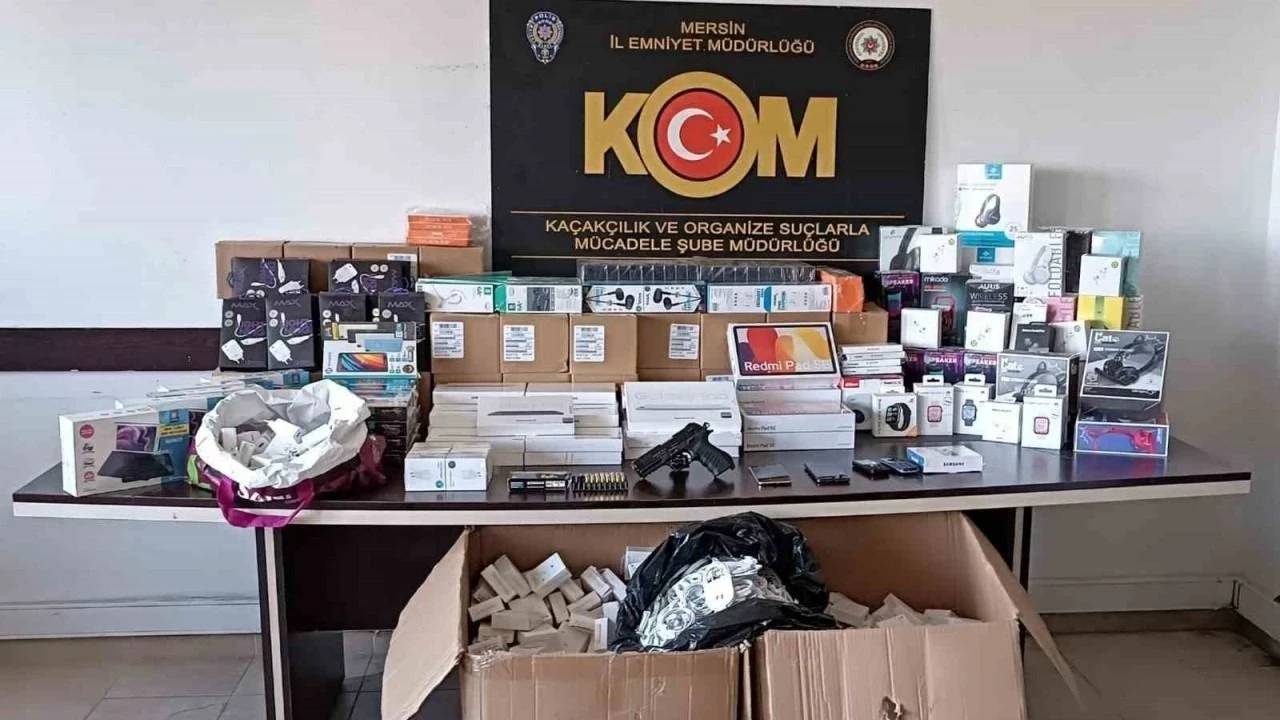 Tarsus'ta gümrük kaçağı elektronik cihazlara operasyon: 2 milyon lira değerinde ürün ele geçirildi