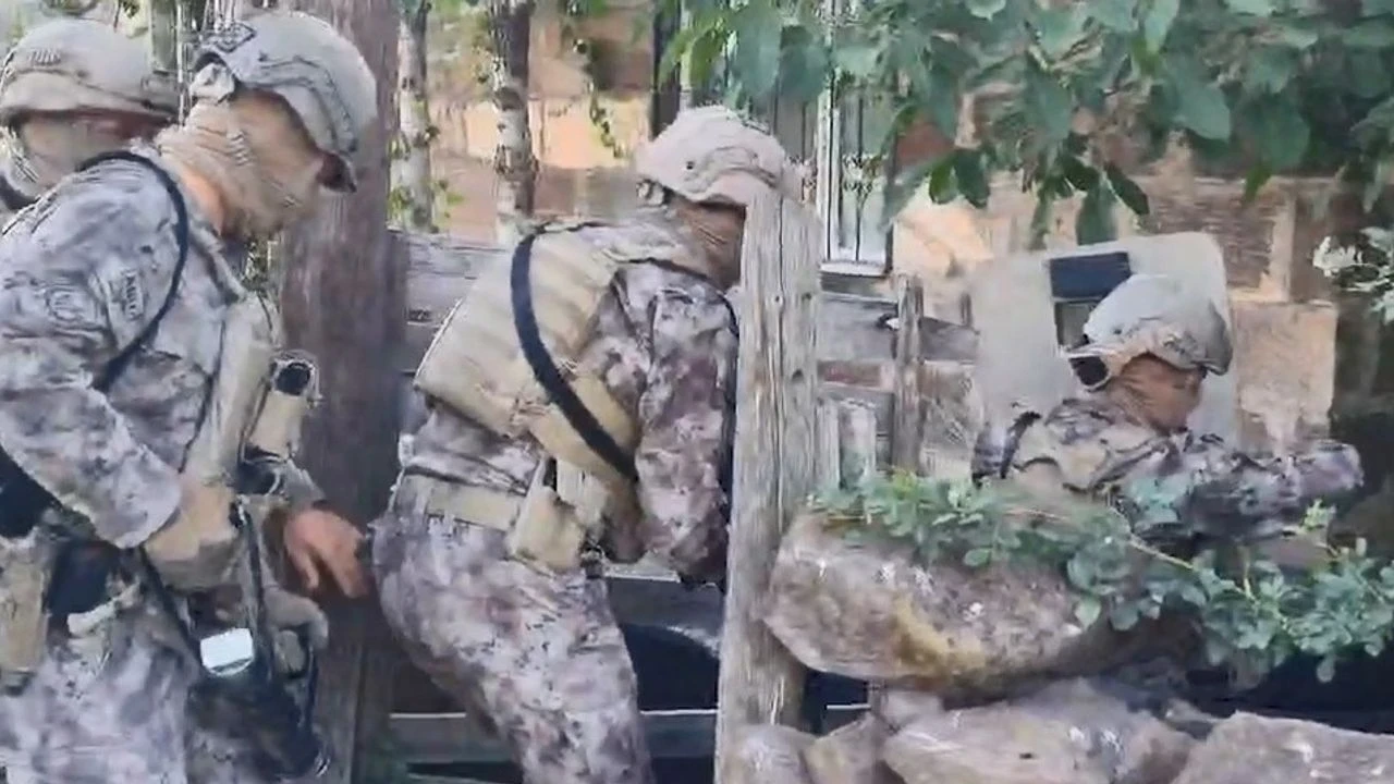 Bitlis Merkezli Suç Örgütüne Operasyon: 22 Gözaltı, 4 Tutuklama