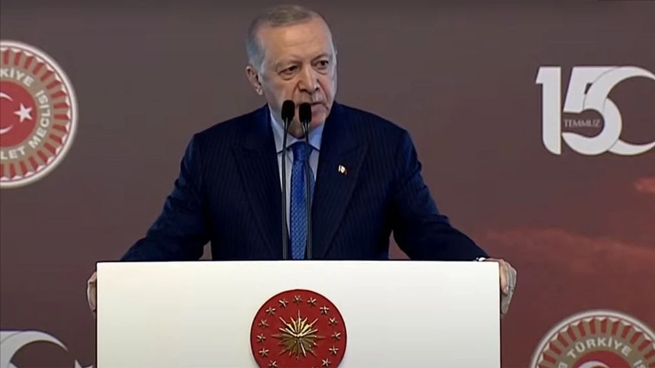 Erdoğan, 15 Temmuz Anma Programı'nda Türkiye'nin zorlukları aşma kararlılığını vurguladı