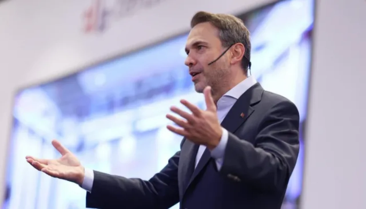 Yangınlar enerji arzını etkilemedi, Bakan Bayraktar'dan elektrik kesintilerine dair açıklama