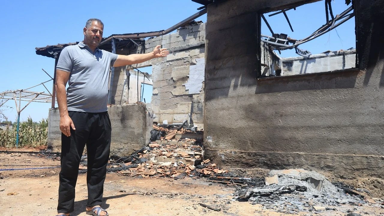 Emekle inşa edilen ev yanarak kül oldu, mahalle dayanışma çağrısında bulundu