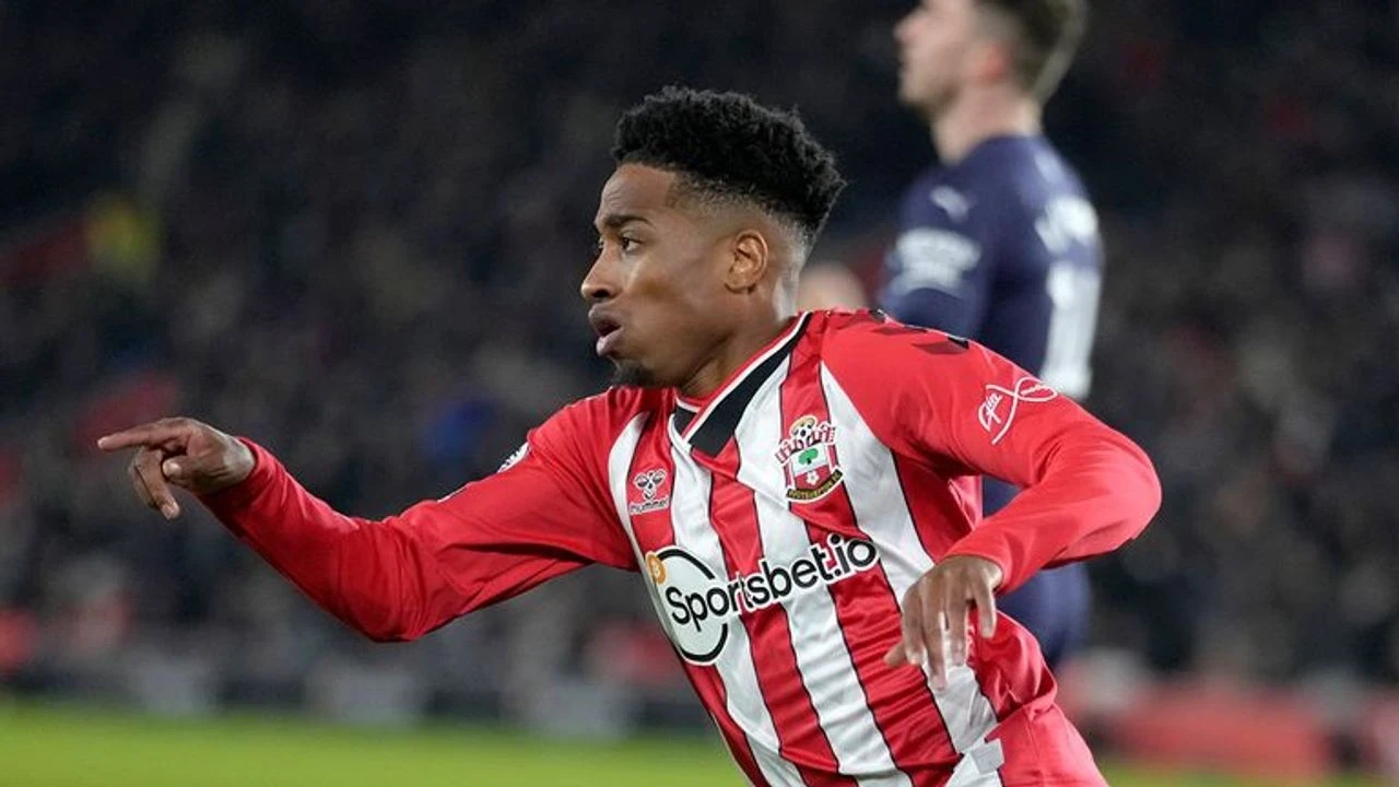 Beşiktaş, Kyle Walker-Peters ile 3 yıllık anlaşma sağladı, İstanbul'a geliyor!