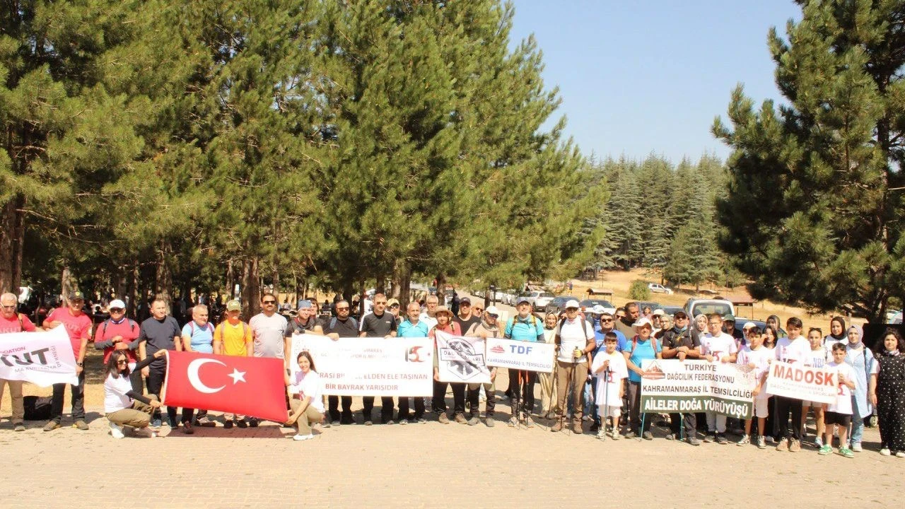 15 Temmuz şehitleri anısına dağ yürüyüşü düzenlendi, katılımcılardan birlik vurgusu