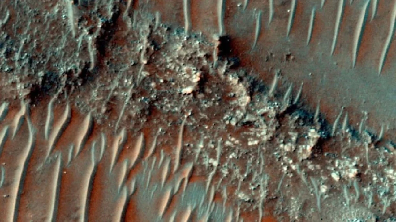 Mars'ta "kuru" kabul edilen bölgede antik nehir izleri keşfedildi!