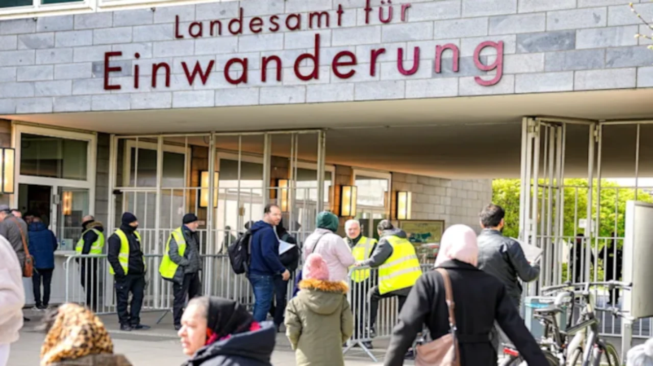 Rüşvetle Alman Vatandaşlığı Sağlayanlara İki Ayrı Soruşturma Başlatıldı