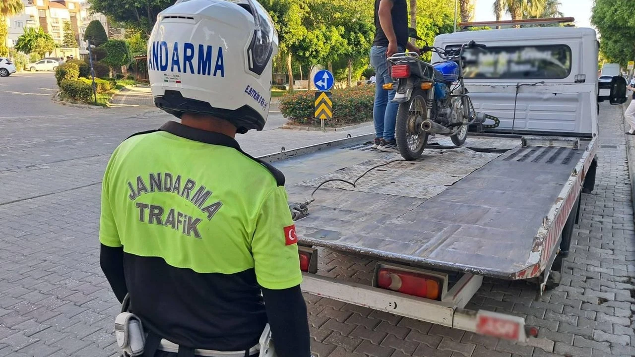Antalya'da Jandarma'nın Motosiklet Denetiminde 3 Bin 655 Araç Kontrol Edildi, 122'si Trafikten Men!