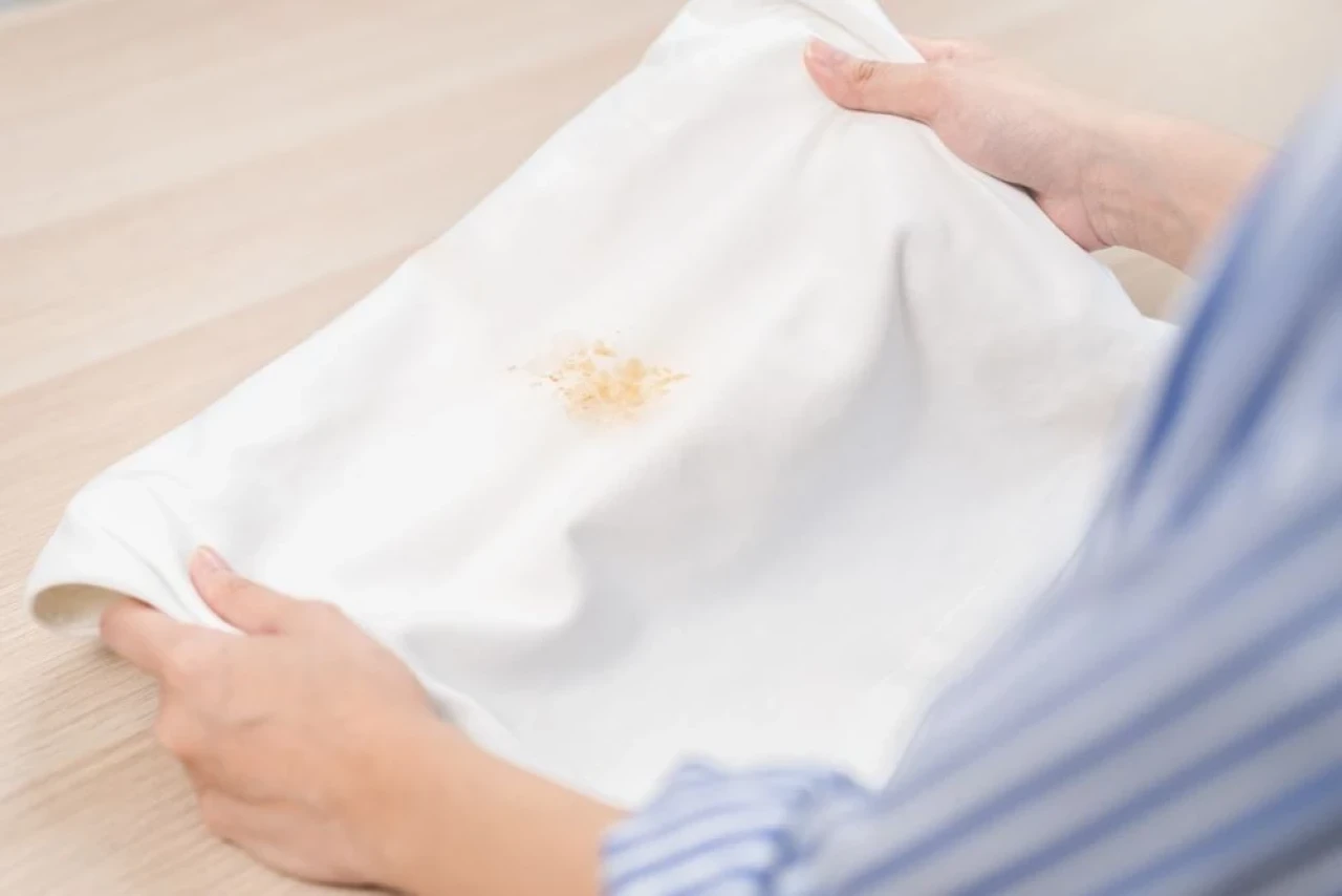 Doğal Yöntemlerle Yağ Lekelerini Çıkarmanın Kolay Yolları