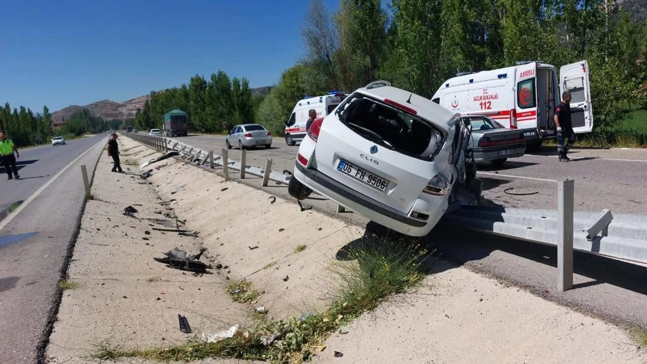 Kahramanmaraş'ta trafik kazası: Üç kişi yaralandı, soruşturma başlatıldı