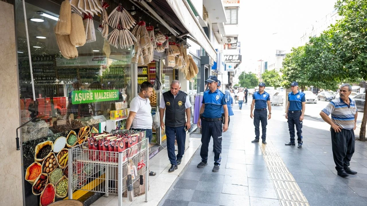 Mersin'de Zabıtadan Yol ve Kaldırım İşgallerine Sıkı Denetim Uygulaması