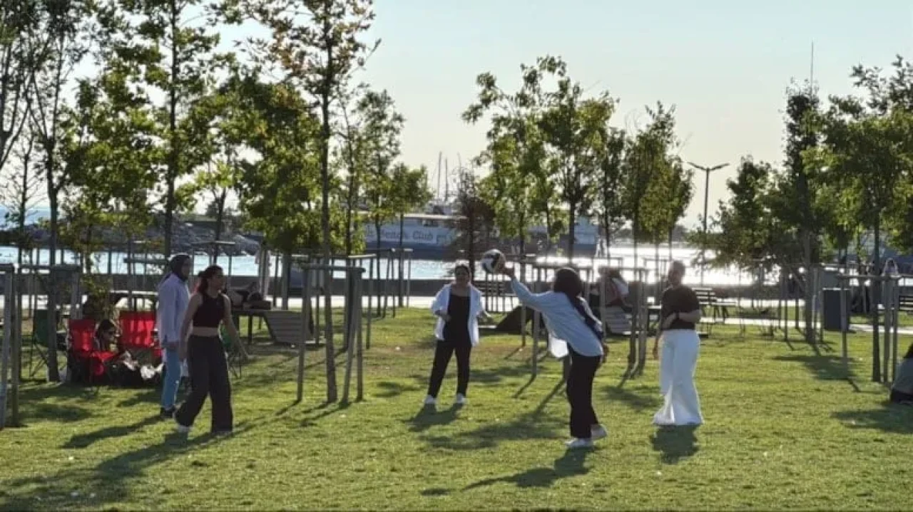 İstanbul'da Sıcak Hava Dalgası: Hissedilen Sıcaklık 40 Dereceyi Geçiyor