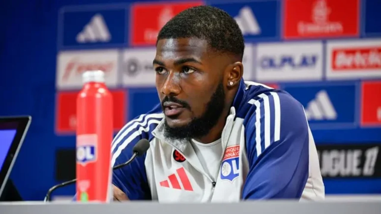 Galatasaray, Sacha Boey'e dönüş çabasıyla birlikte Maitland-Niles'ı da gündemine aldı