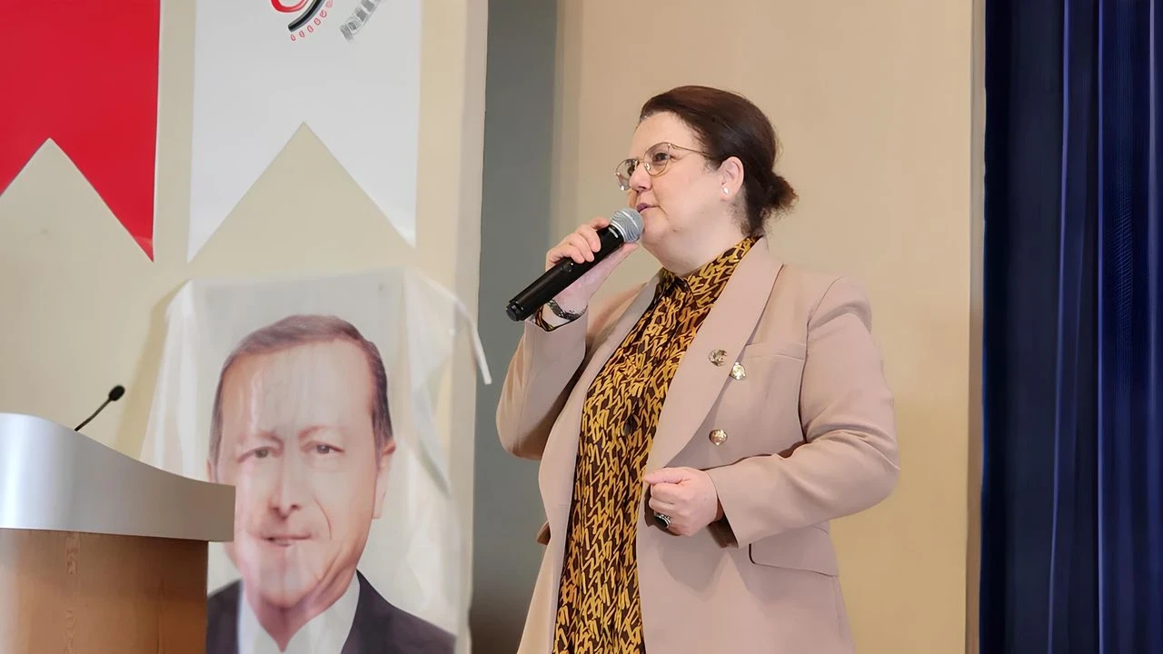 Derya Yanık'tan Leman Dergisi'ne Tepki: "Kutsallara Saldırı Nefret Suçudur"