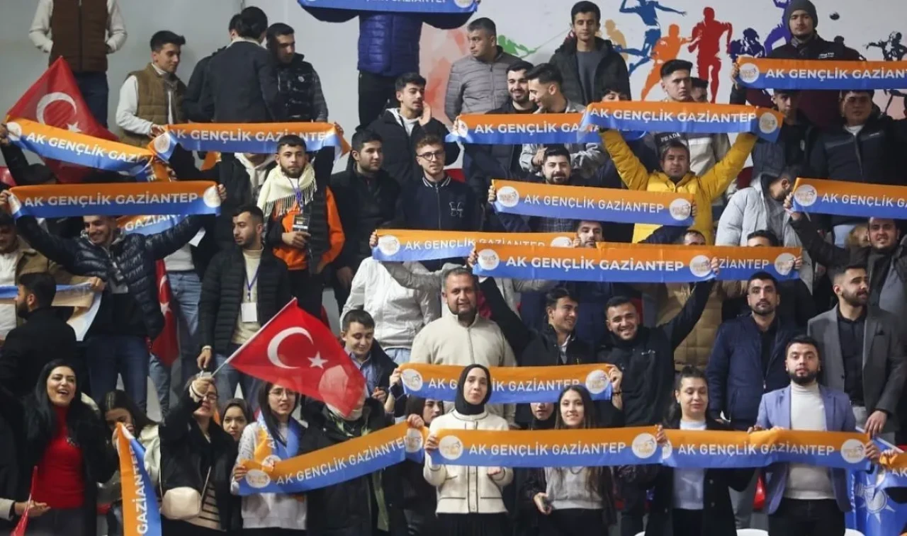 Gaziantep, AK Parti Gençlik Kolları'nın Türkiye'de en fazla üye kazanan 2. ili oldu