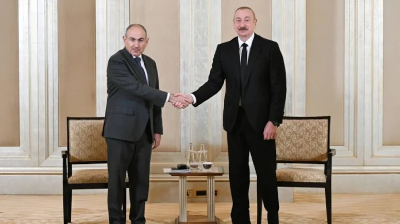 Paşinyan ve Aliyev, Abu Dabi'de tarihi barış görüşmesi gerçekleştirdi