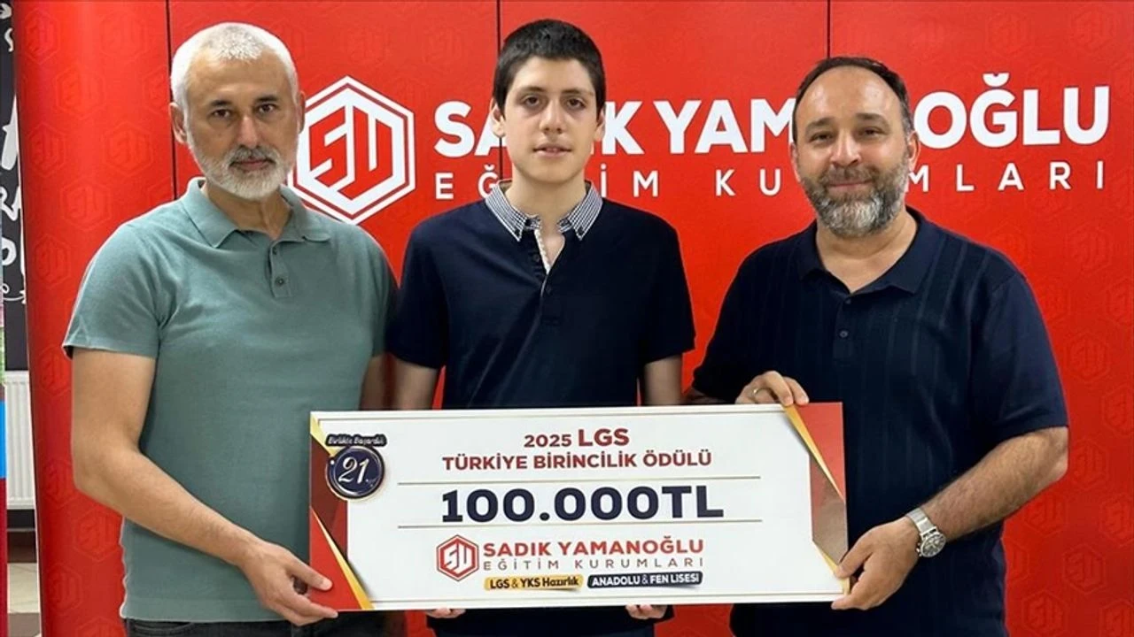 Başarılı öğrenci Ömer Nadi Yılmaz, ödülünü yetimlere bağışladı