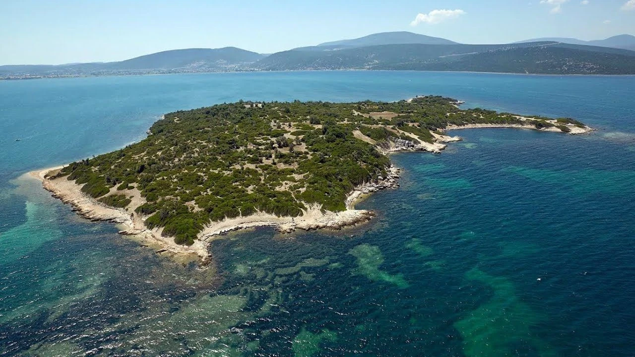 Yılanlı Ada: Doğası ve Tarihiyle İzmir'in Gizli Cenneti