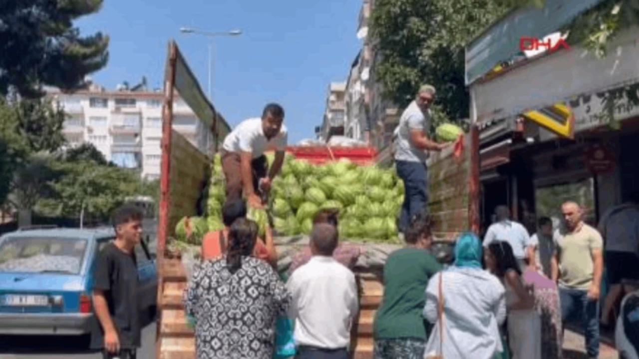 Mehmet İnan'ın anısına karpuz dağıtımıyla anlamlı hayır etkinliği gerçekleştirildi