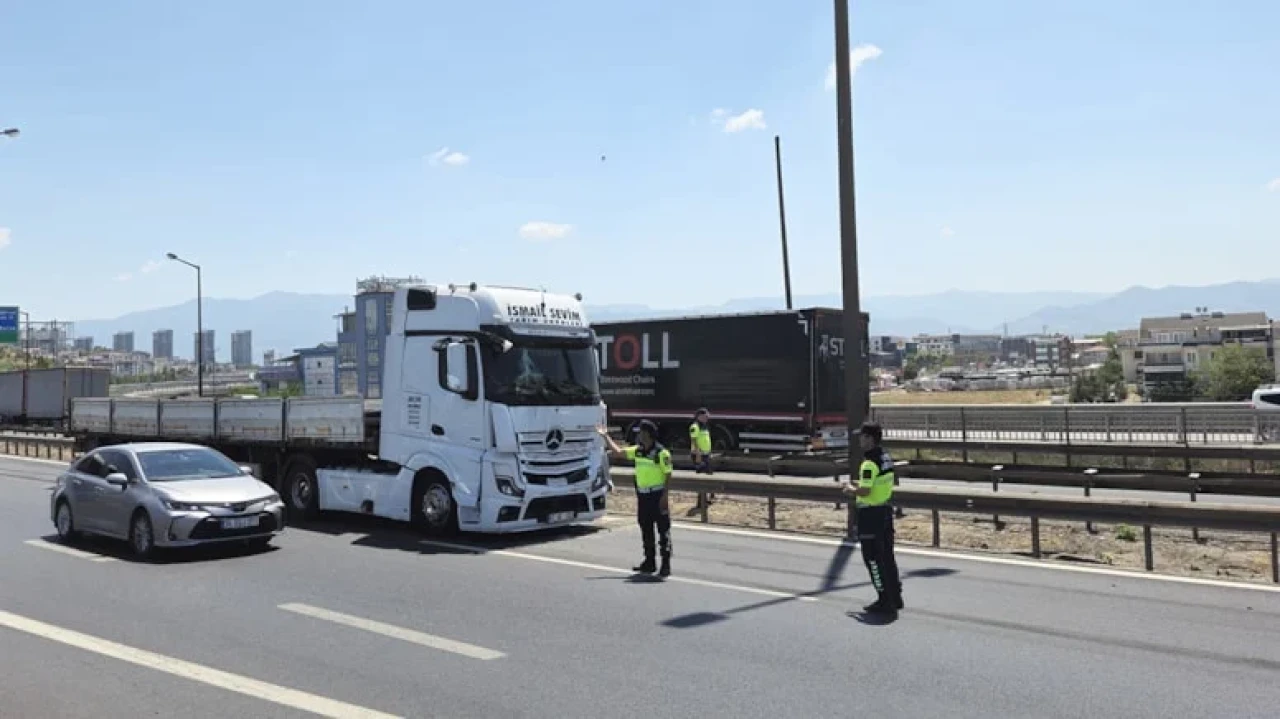 İstanbul Otoyolu'nda Zincirleme Kaza: 4 Yaralı, Ulaşım Normale Döndü