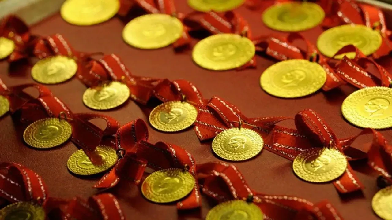 Altın fiyatlarında yükseliş: Gram 4.300 TL'yi, çeyrek ise 7.100 TL'yi aştı