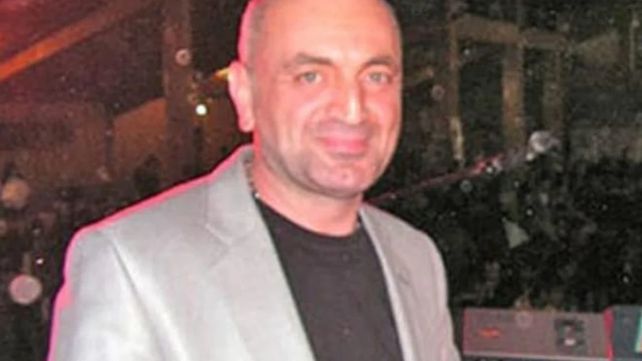 Karadeniz'in Sesine Yolculuk: Ayhan Alptekin'in Müzik Hayatı ve Mirası