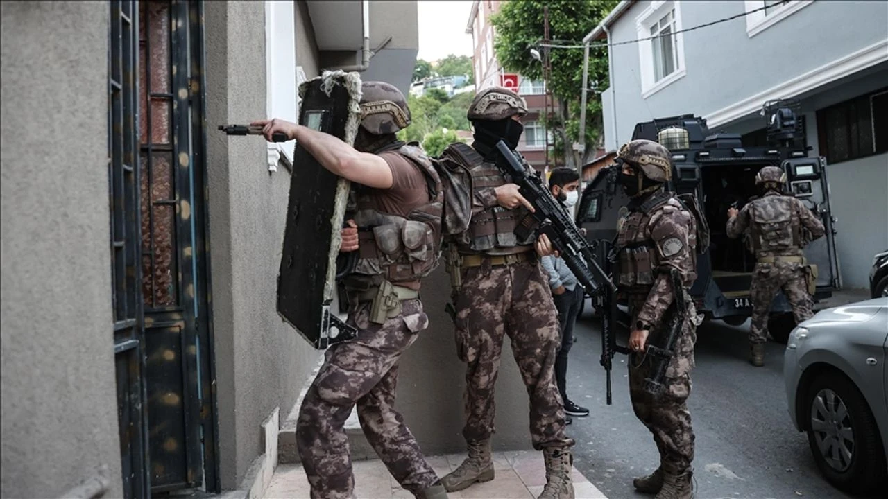 Kahramanmaraş'ta uyuşturucu operasyonu: 4 tutuklama, 3.850 gram Skunk ele geçirildi