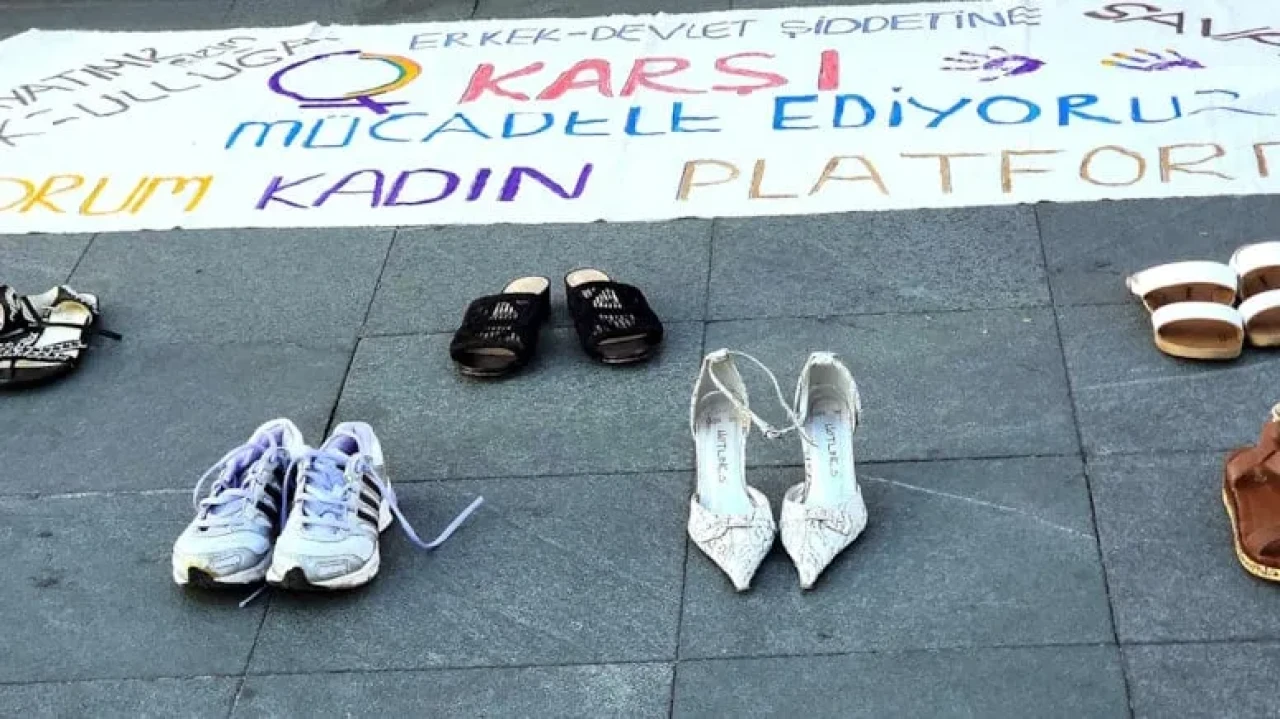 Bodrum'da kadınlar cinayetlere karşı protesto düzenledi, Ayşe Tokyaz'ı andılar