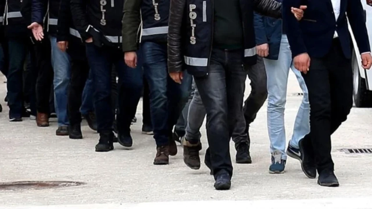 İstanbul'da iş yeri kurşunlandı, saldırganlar kamerayla kaydedip göndermiş!