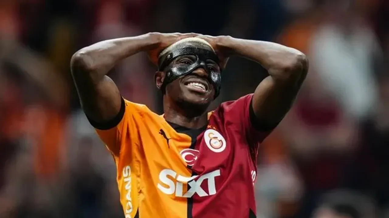 Osimhen için Galatasaray ile Napoli yeniden masaya oturuyor! Önder Özen'den dikkat çekici açıklama.