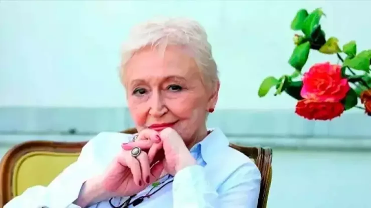 Türk edebiyatının usta kalemi Pınar Kür 82 yaşında hayatını kaybetti