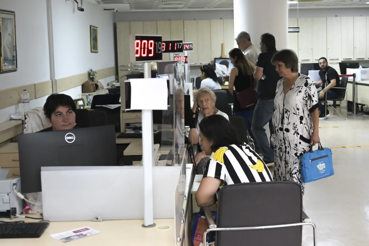 Ehliyet yenileme için son gün panik yarattı, sürücüler şehir şehir dolaşıyor!