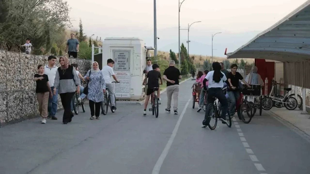 Kahramanmaraş'ta 9 km'lik bisiklet parkuru ile sağlıklı yaşam ve sosyal alanlar güçlendirildi