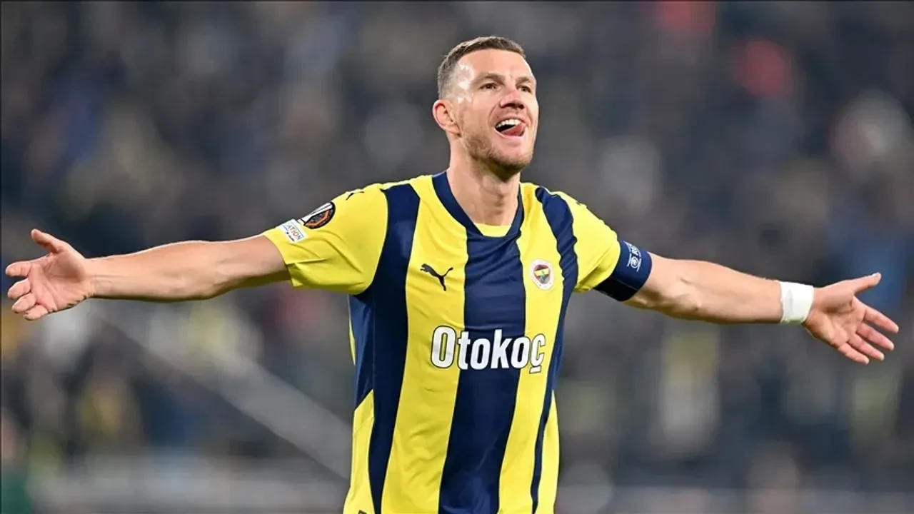 Gol Makinesi Edin Dzeko Resmen Fiorentina'da: Fenerbahçe'ye Duygusal Veda!