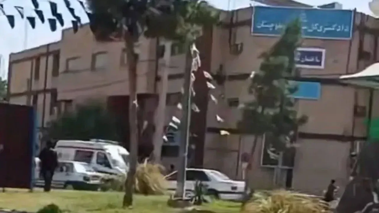 Beluç ayrılıkçılarının saldırısında beş İran güvenlik görevlisi hayatını kaybetti, endişeler arttı.