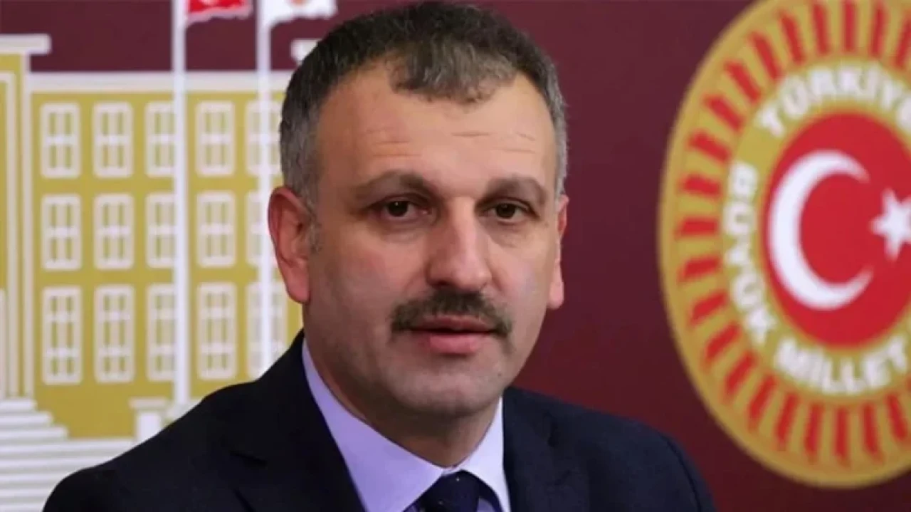 Erdoğan danışmanından Bakan Ersoy'a ağır eleştiriler: "Vicdanınız sızlamadı mı?"