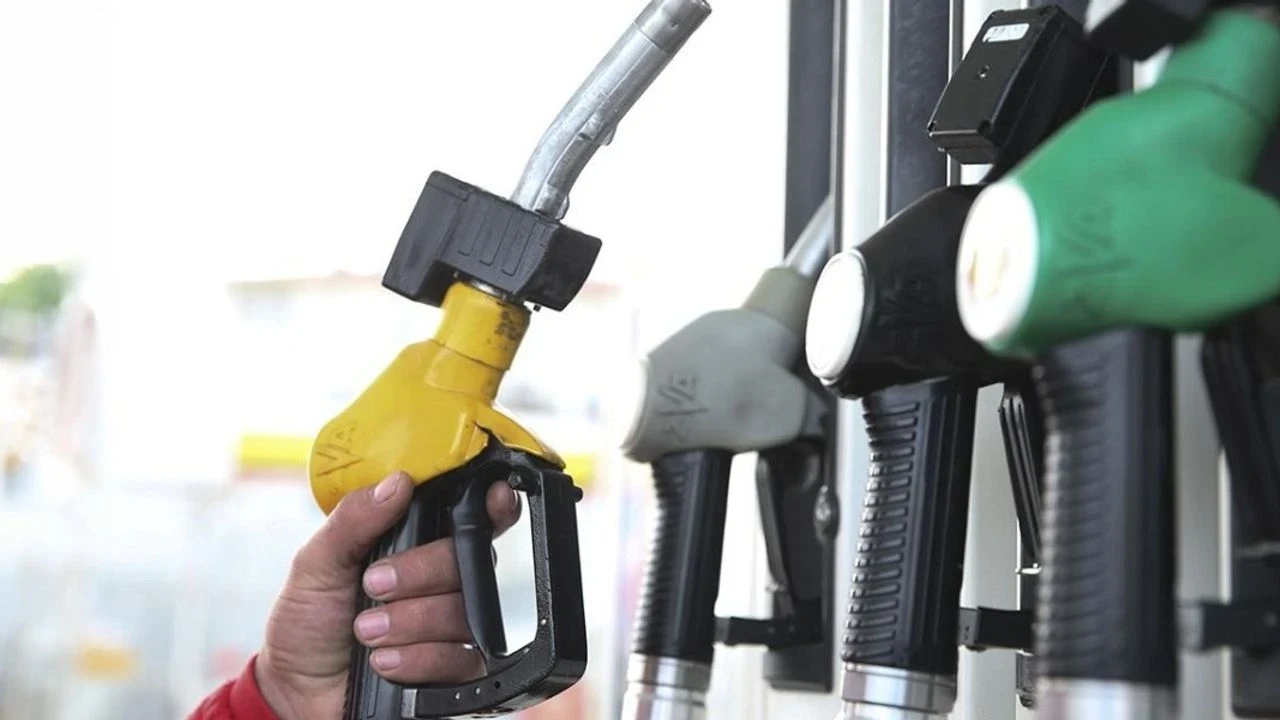 Brent petrol fiyatları yükseldi, motorin ve benzin fiyatlarına 1 lira zam geliyor