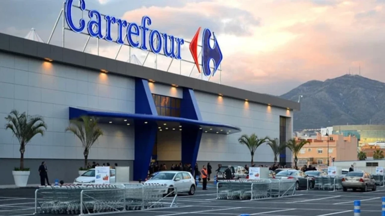 Carrefour İtalya'daki 1000 mağazasını 1 milyar Euro'ya NewPrinces Spa'ya satıyor