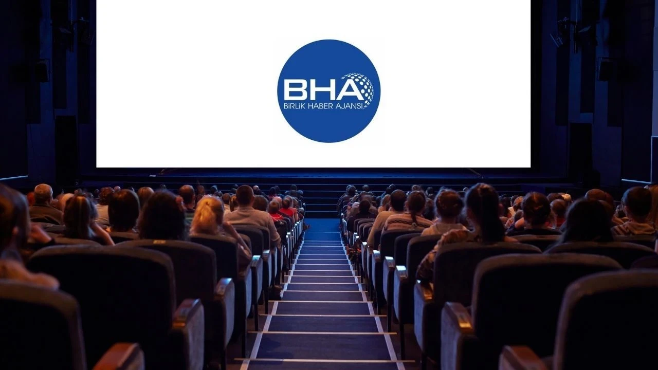 Bu hafta sinemalarda Rihanna'nın Şirinler filmi ve Ben Efsaneyim yeniden vizyonda!