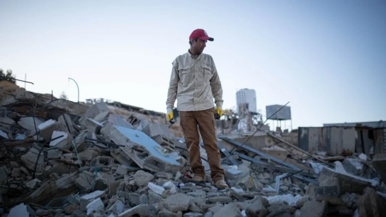 Filistinli belgesel yapımcısı Awdah Hathaleen, yerleşimciler tarafından öldürüldü