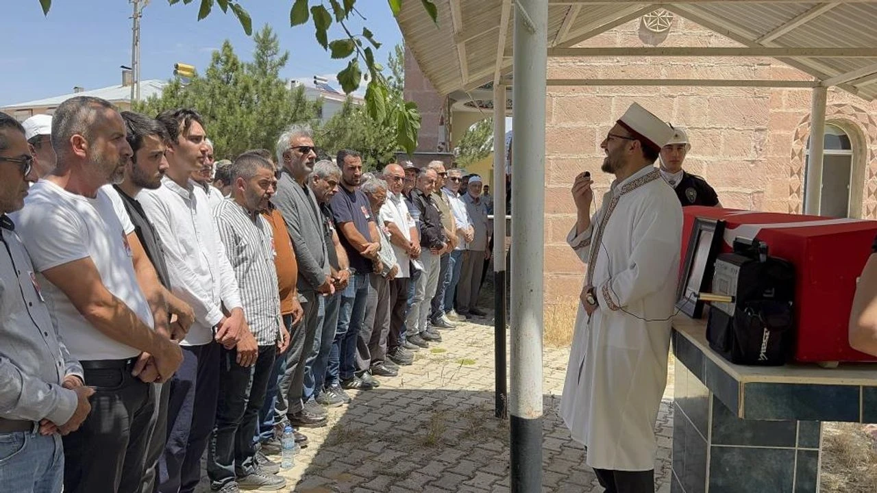 Tatil Tüfekle Sonuçlandı: Polis Memuru Aile İçi Eğlencede Hayatını Kaybetti
