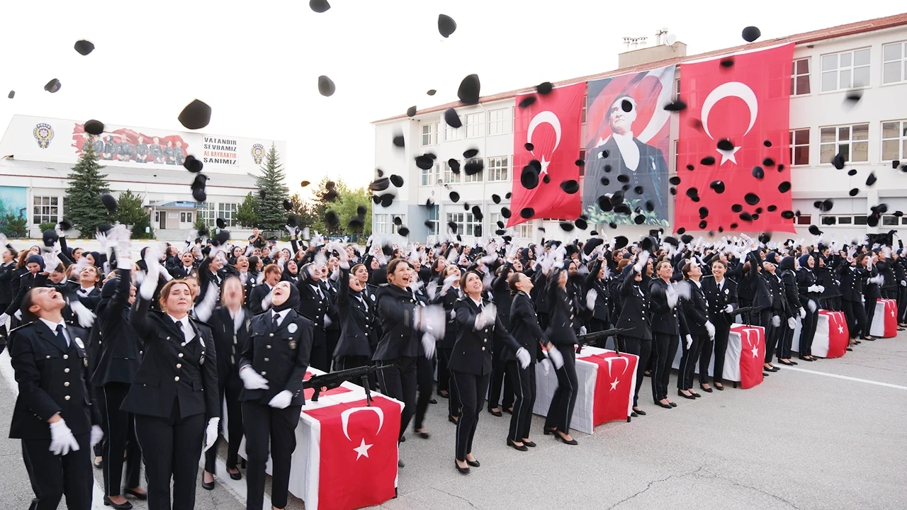 Yozgat POMEM'de Polis Adaylarının Duygu Dolu Mezuniyet Töreni Gerçekleşti