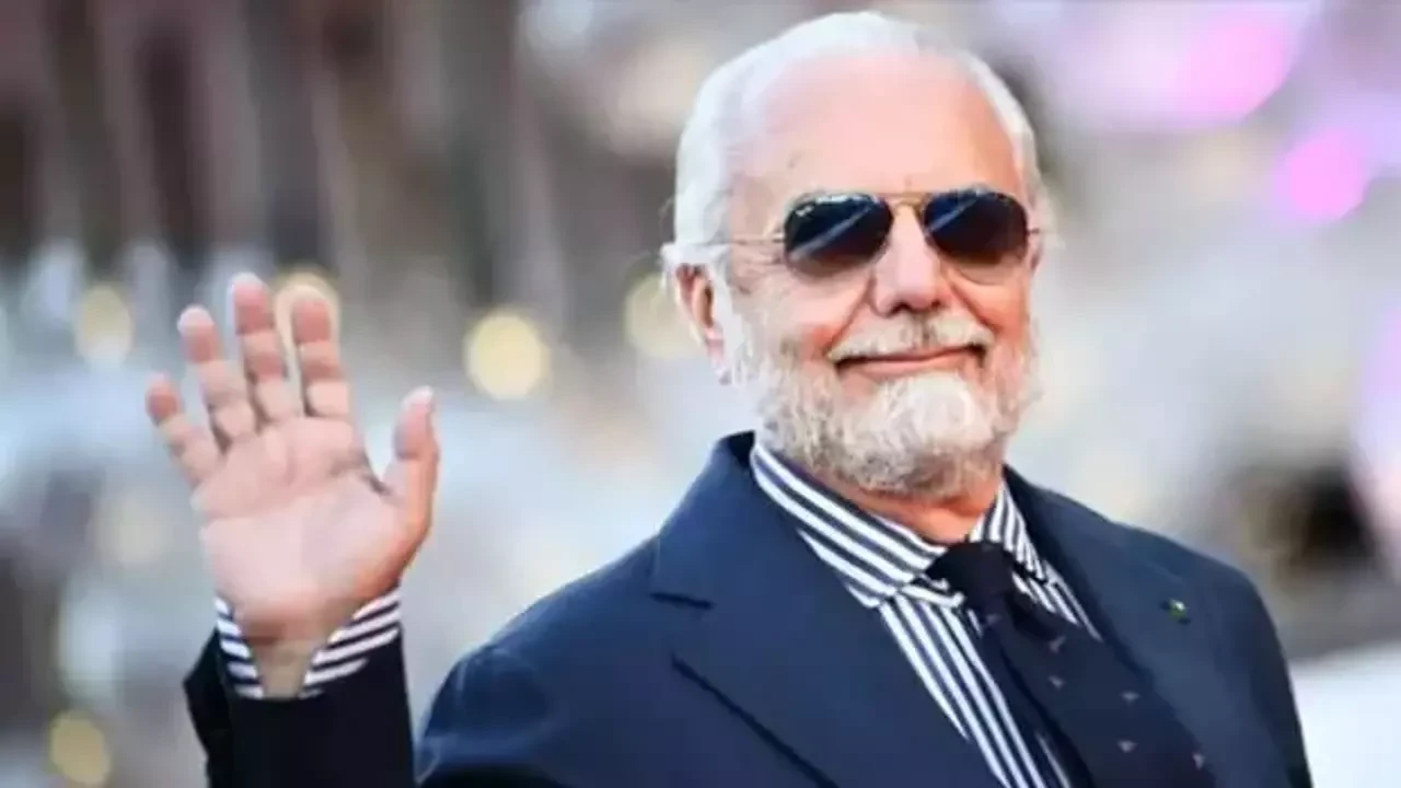 Osimhen için Galatasaray-Napoli müzakereleri sürerken, taraftar De Laurentiis hakkında bilgi arıyor