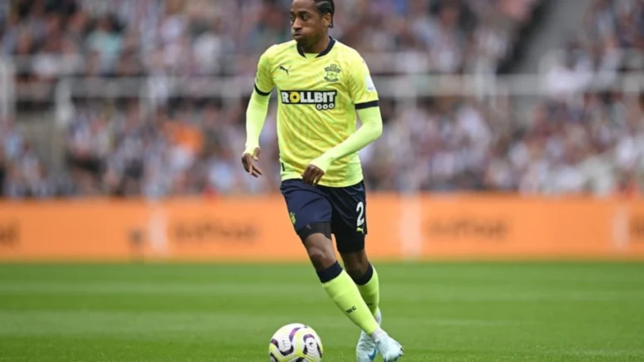 Fenerbahçe, Beşiktaş'ın hedefindeki Kyle Walker Peters'ı kadrosuna kattı!