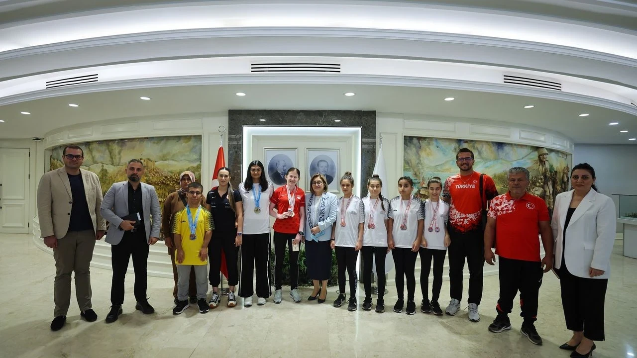 Engelli atlet Sevda Kılınç'ın mektubu hayatını değiştirdi, umudu başkalarına taşımak için mücadele ediyor.