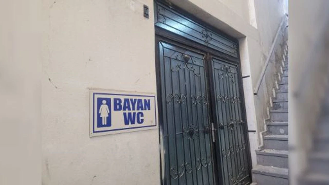 Kapalı Çarşı'daki tuvalet 8 aydır kapalı, esnaf ve turistler isyan etti!